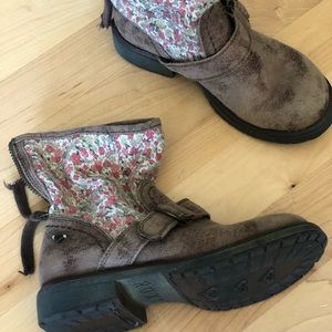 Girls Roxy Boots